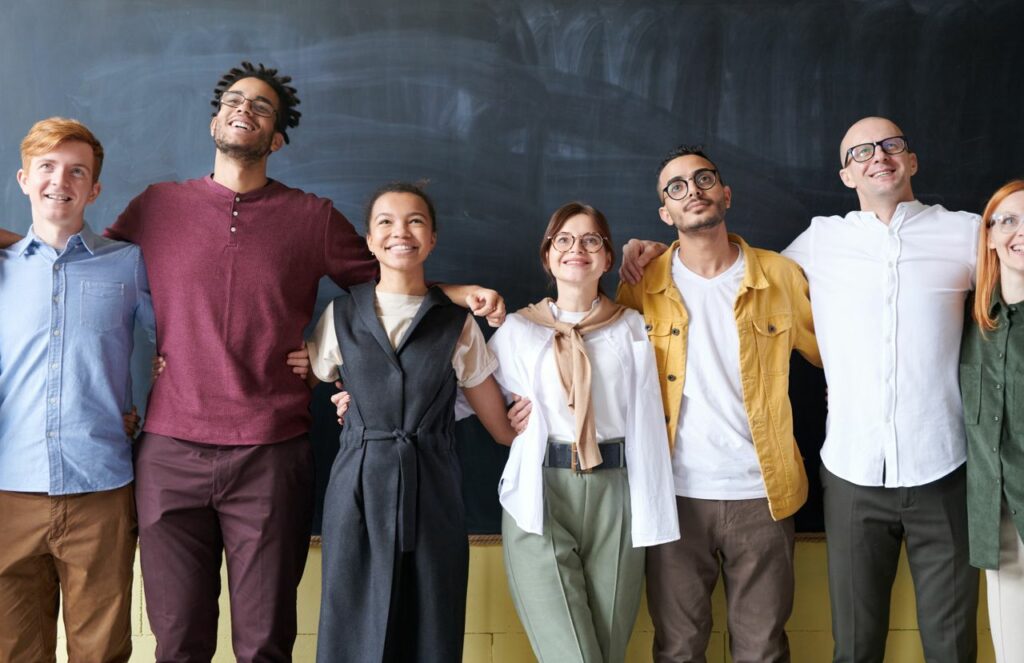 Idée activité comité d’entreprise : collaborateurs réunis pour renforcer la cohésion