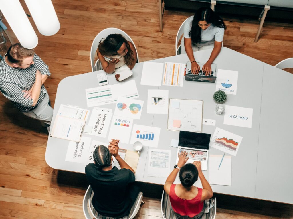 Team-building Paris bien organisé créant une expérience de cohésion durable