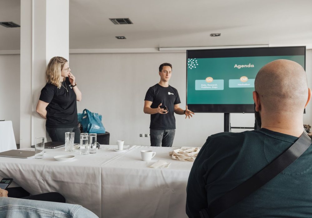 Equipe d entreprise pilotant un change management structure avec mesure d impact