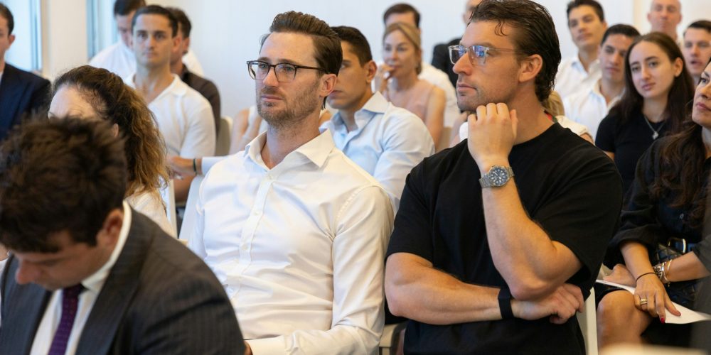 Séminaire de cohésion d'équipe construisant une vision partagée et un alignement durable