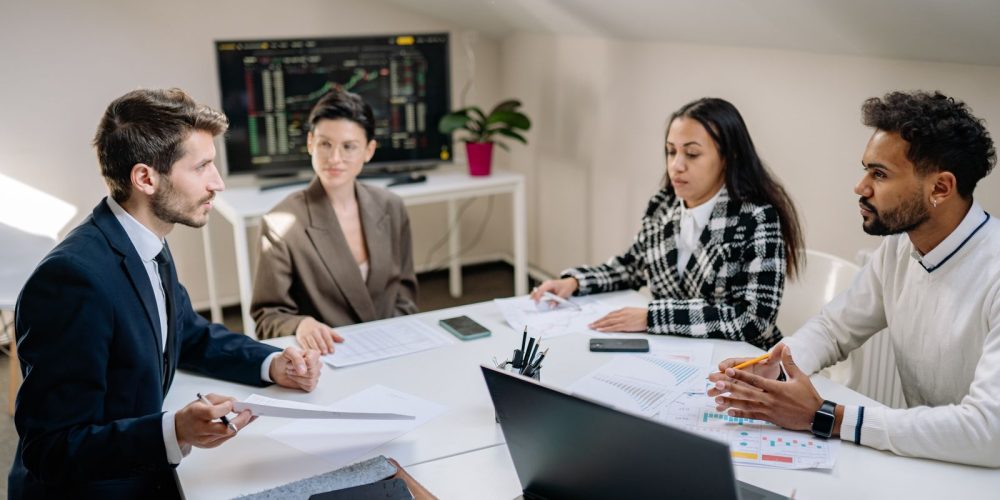 Équipe lors d'un team-building Paris bien organisé et engageant